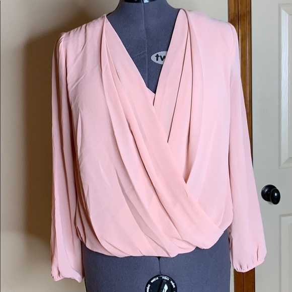 Forever 21 Tops - 3/20$. Forever 21 blush blouse